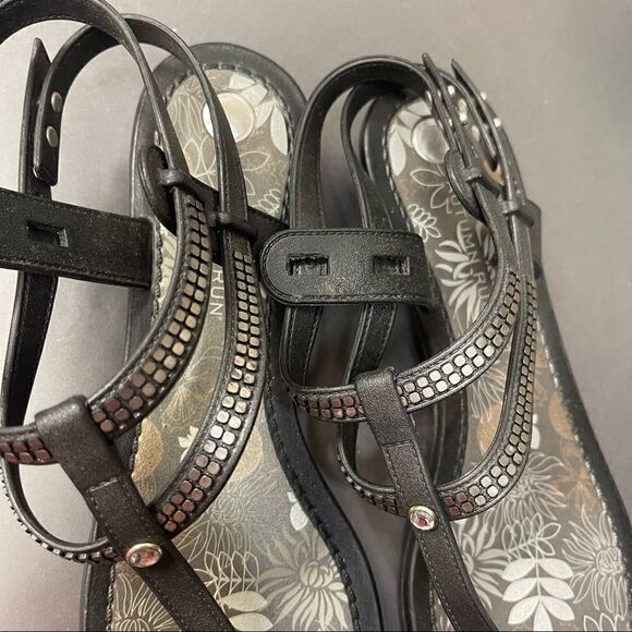 Grendene Brazil Autumn Run Silver Studded Flexpand Gladiator Small Heel Sandals - Picture 9 of 16